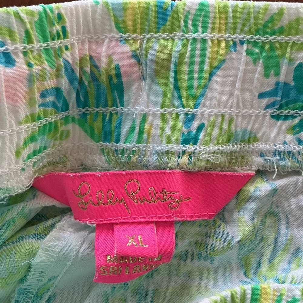 Lilly Pulitzer Green and Pink Women's Cargo Shorts - Picture 5 of 5